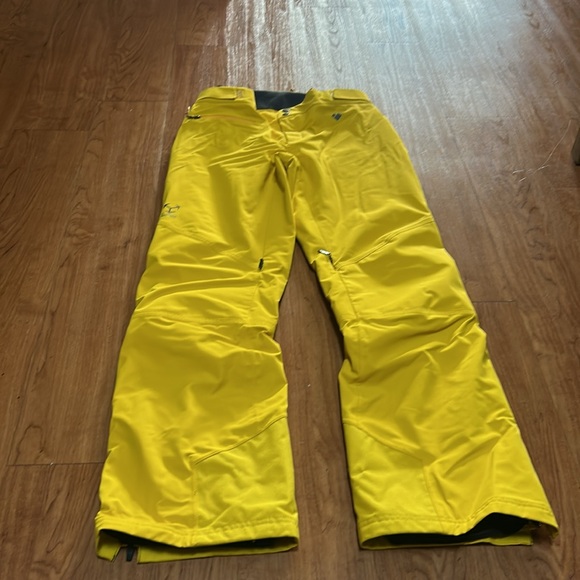 Obermeyer Fusion Series Burnt Honey Color Stretch Ski Pants. - Picture 12 of 16